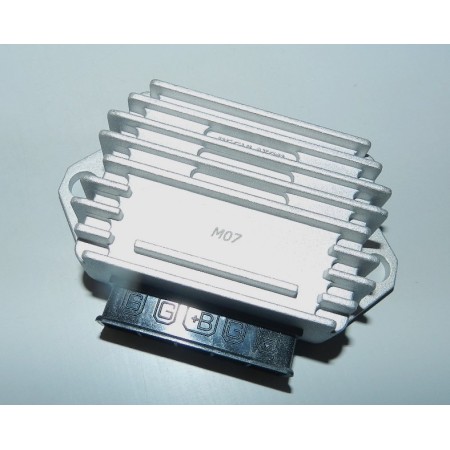 REGOLATORE DI TENSIONE VESPA PK 50 - RMS