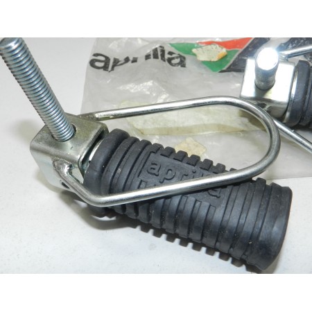POGGIAPIEDI POSTERIORE AS 125 R APRILIA
